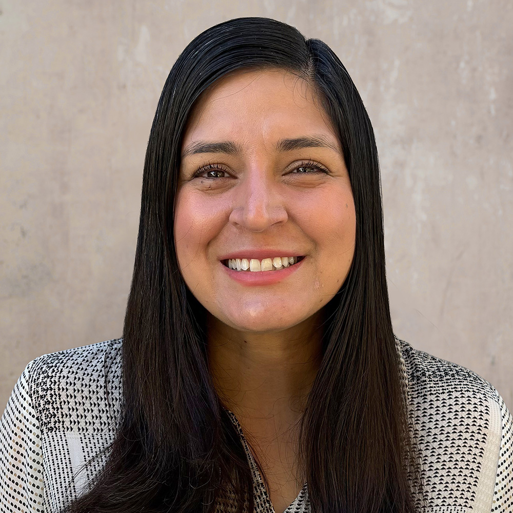 Olivia Amado 1000x1000 1